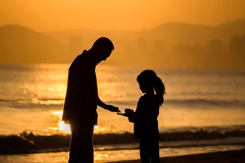 Elena Rossi - Marine Expert